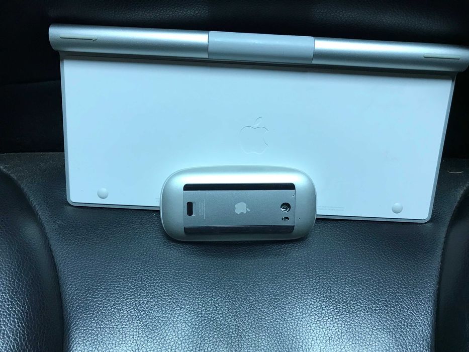 Комплект оригинални безжични клавиатури и мишки на Apple