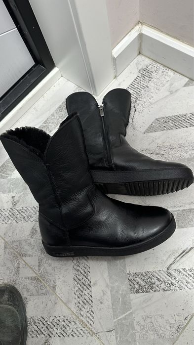 Споги Жеские 38EU