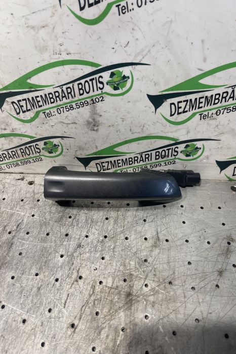 Maner deschidere din exterior usa fata stanga 7P6 837 205F Volkswagen