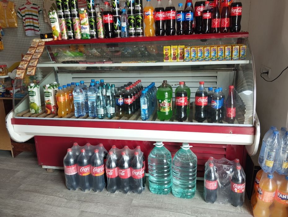 Vitrina xoladelnik sotilad