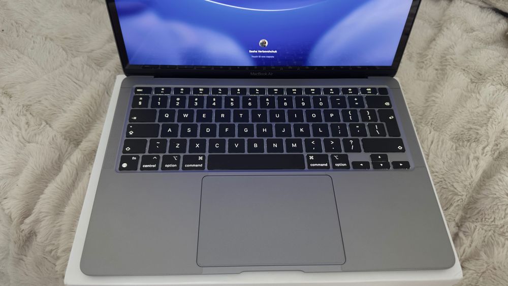 MacBook Air m1 256+ magic mouse Brasov • OLX.ro