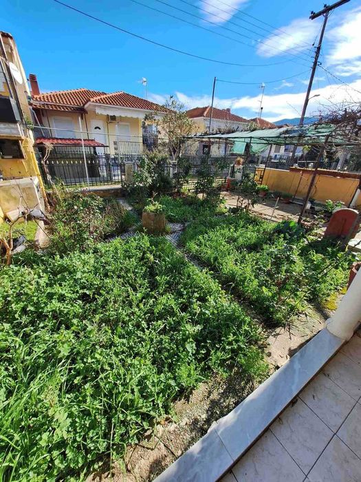 Продава къща с площ 60 м2 с двор 150 м2 в Паралия Врасна, Гърция