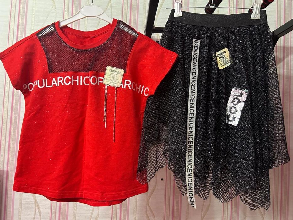 Платья нарядные,костюмы,юбки.