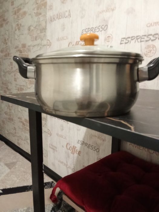 Продам кастрюлю нержавеющая сталь