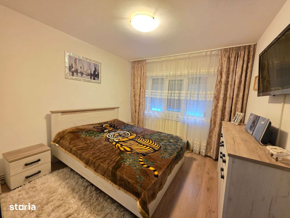 2 camere, decomandat, zona Pieței Mari, mobilat și utilat, renovat