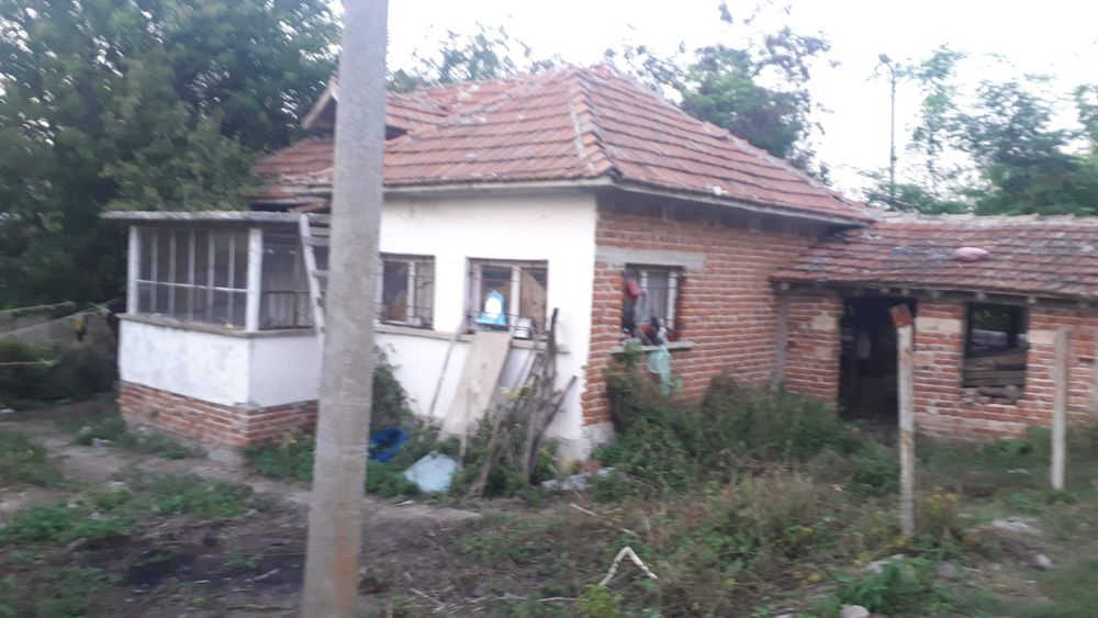 Къща в Село Каменец с 2 дка двор -От Собственик