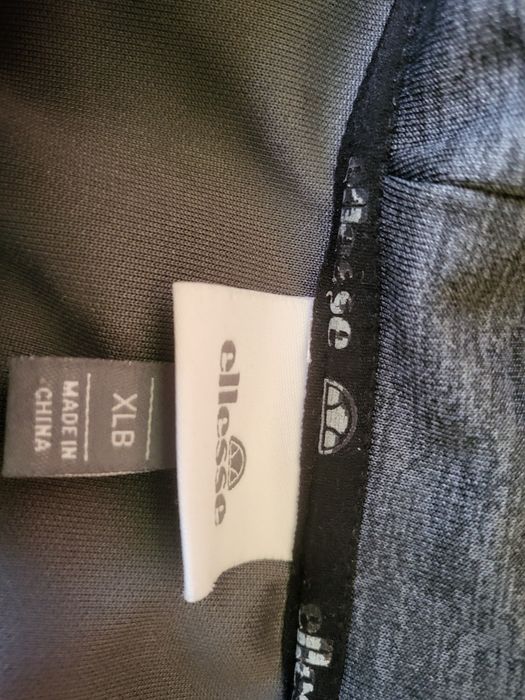 Перфектен суичър на Еllesse