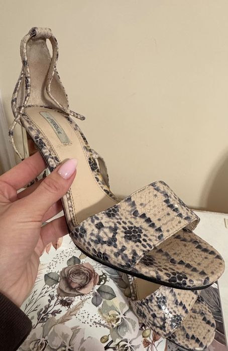 Туфли на каблуке летние бренд Uterque