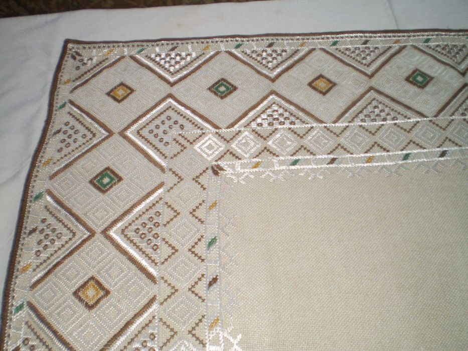 Покривка за маса ръчно бродирана ленена покривка подходяща за всеки