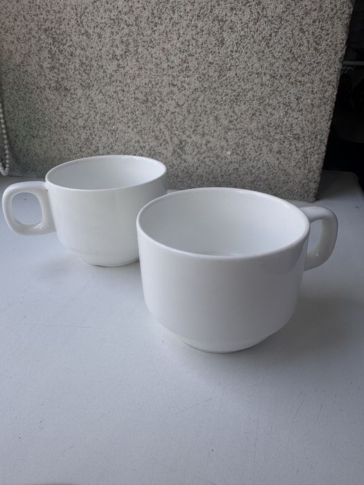 Белые чашки под кофе