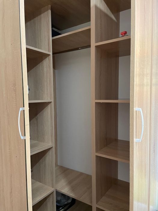 Шкаф  угловой в хорошом состояние