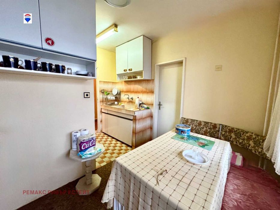 Тристаен апартамент за продажба кв. Чародейка юг