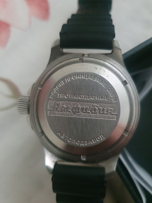 Қол сағат сапплы