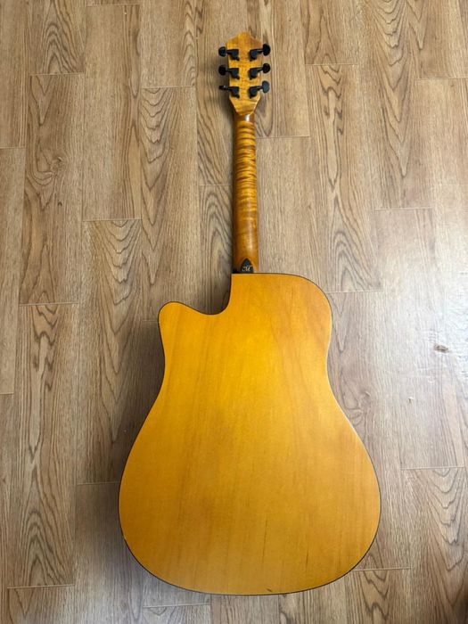 Срочно продам Гитару