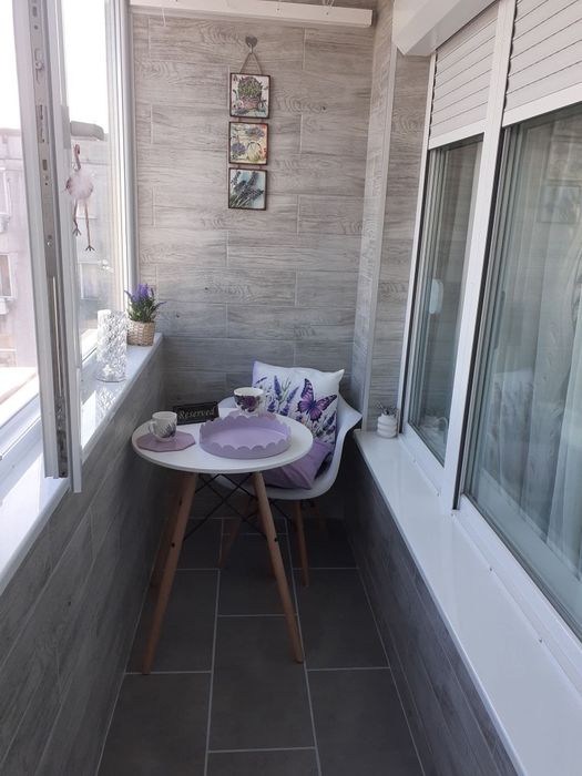 Трапезна маса и стол