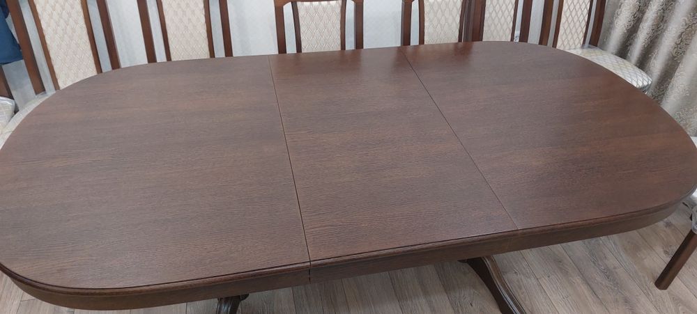 Стол для гостиной.