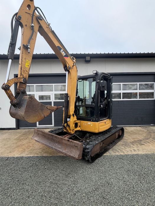 Miniescavator cat caterpilar 5 tone