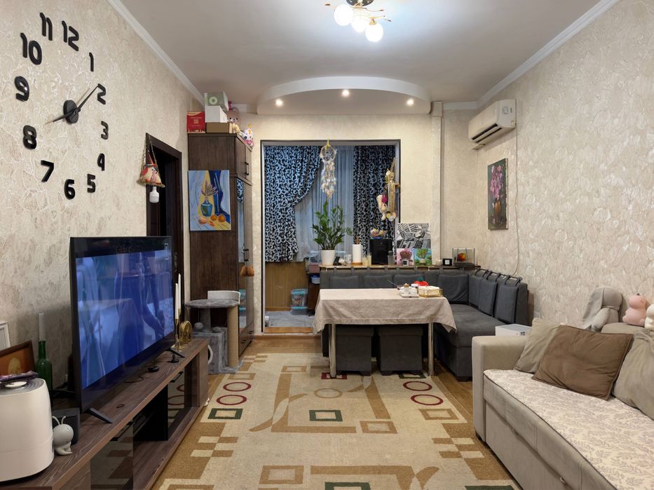 2-ух комнат на первом этаже 2/1/4, Ависозлар2, Кадышева, Балкон 1,5х6