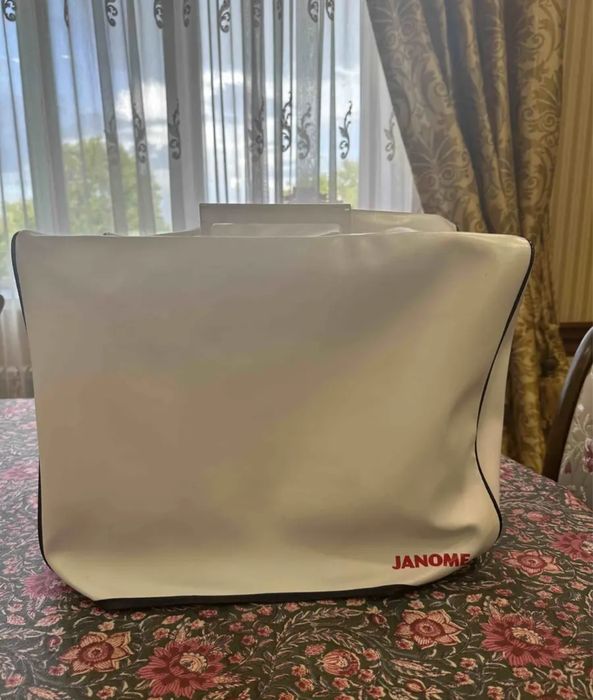 Продаю Janome Cover Pro 1000CP (Тайвань)