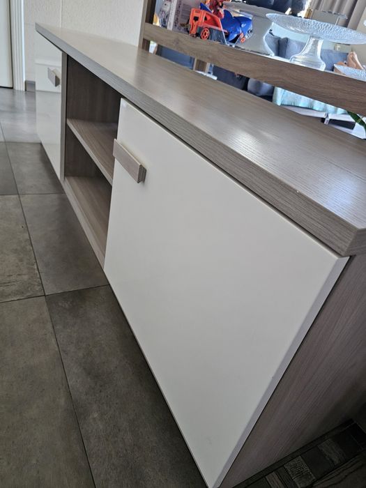 Продам тумбу под тв