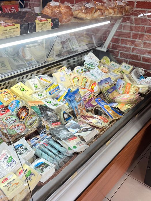 Щандова витрина с депо и вграден агрегат