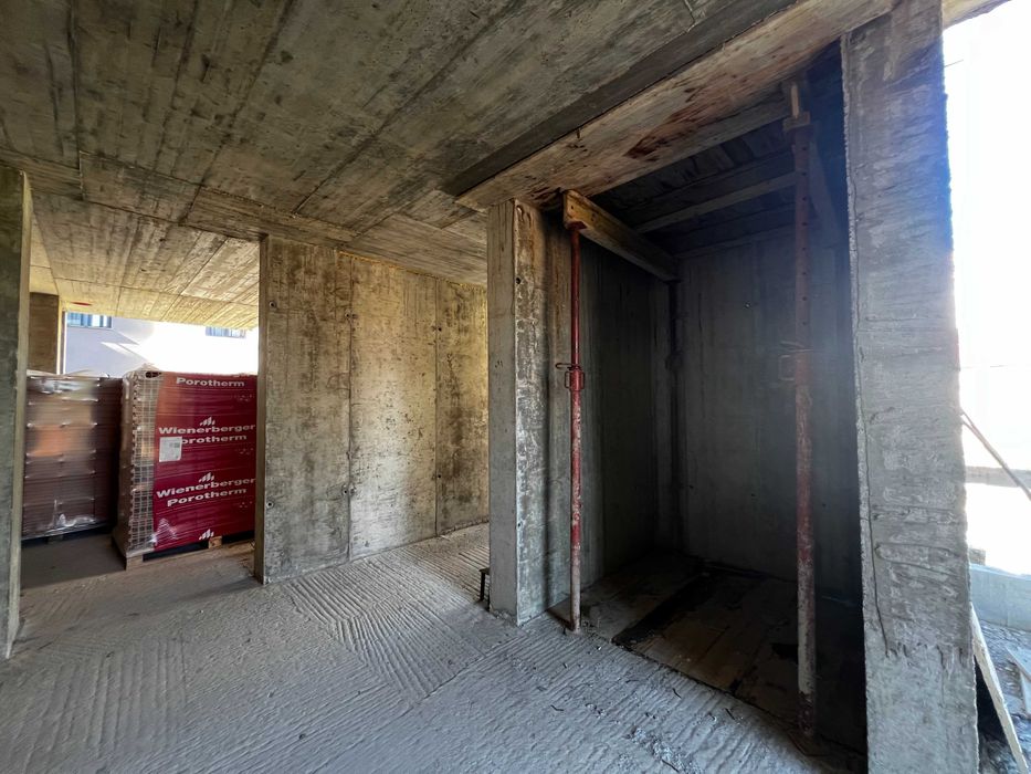 Продава се Двустаен апартамент в Севлиево - 61 кв.м за 1000 €/кв.м - Снимка #3