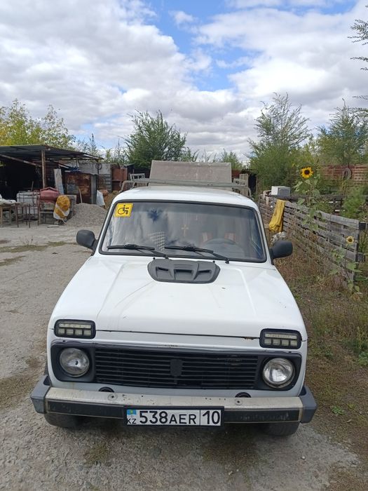 Продам ниву вместе с прицепом.