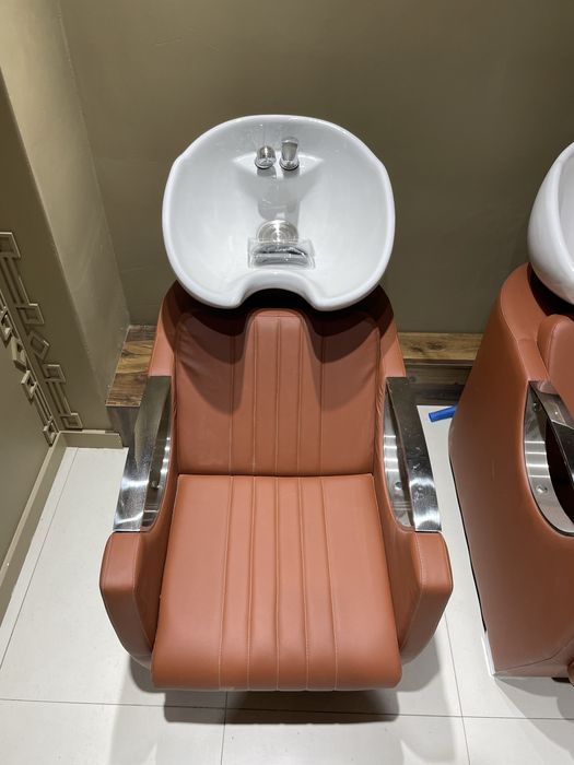 Кресла для стрижки и мойки головы