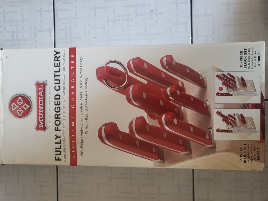 Набор ножей продаётся