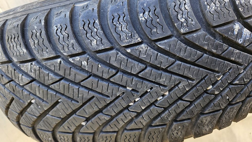 2бр гуми 185 65 15 пирели