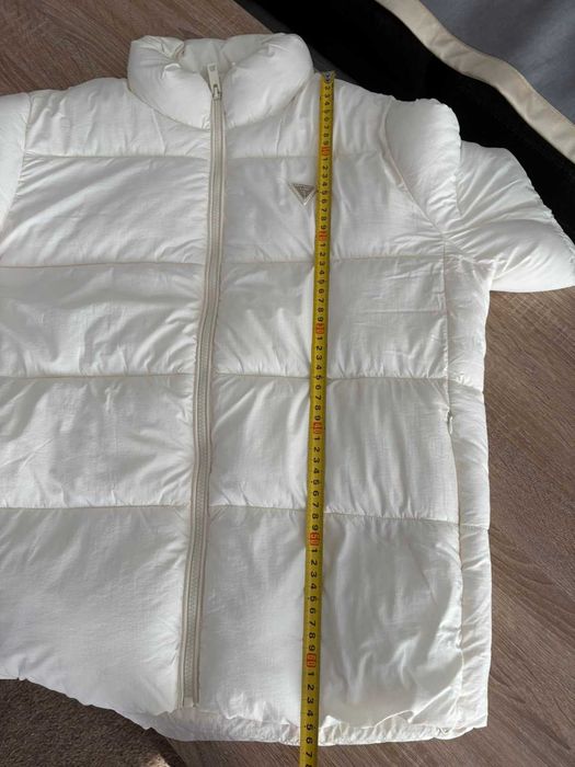 Ново дамско яке GUESS