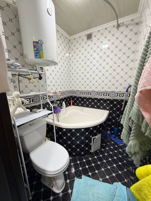 Qoqon shaxar doktor haus klinikasi oldida ijaraga uy