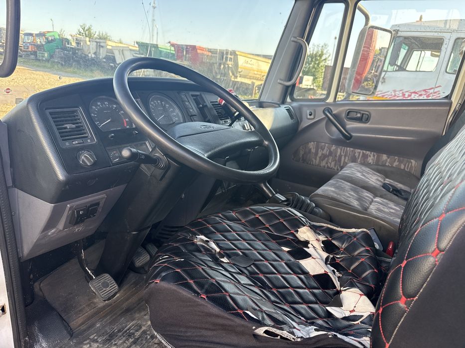 Cabin Nissan Atleon