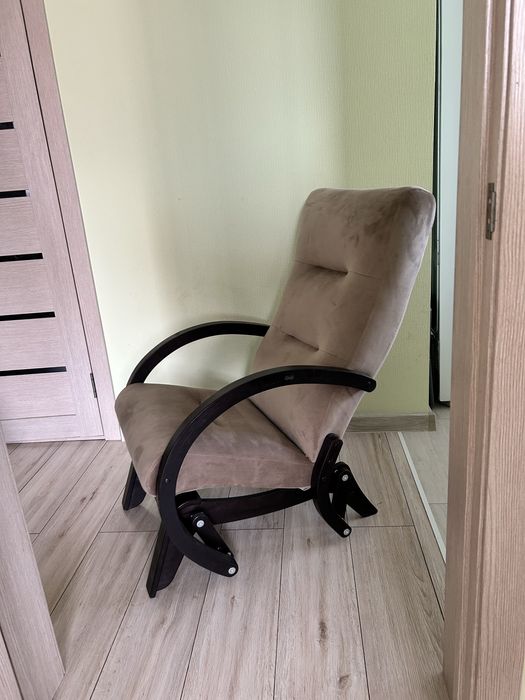 Продается кресло качалка