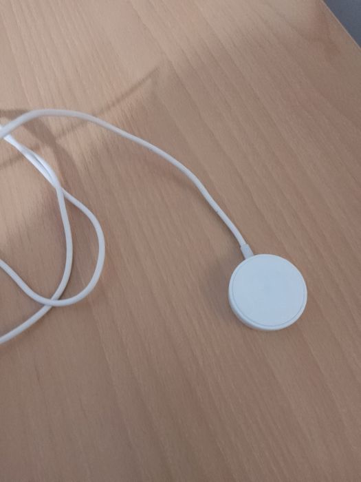Apple Watch Series 4 и ако искате зарядно  +5 евро