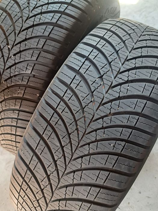 2 anvelope Allseasons 215 60 r17 Goodyear