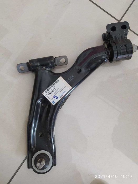 Рычаг в сборе  СПАРК Левый GM оригинал