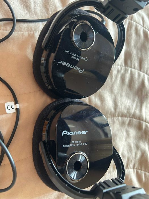 Слушалки Pioneer SE-M531 за Висококачествен Звук с Мощен Бас