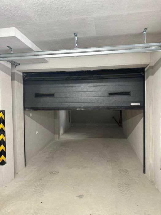 Дава се под наем Гараж / Паркомясто в Велико Търново, Център - 22 кв.м за 112.2 € - Снимка #1