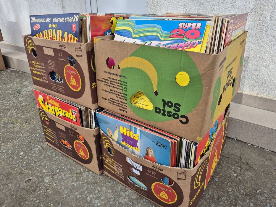 Vând Lot 150lp Discuri Vinil cu muzică usoara mixta 

Artiști:

- Fra