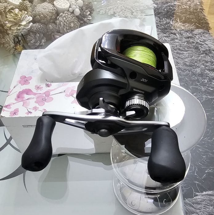Mulineta casting Shimano Curado 201 M