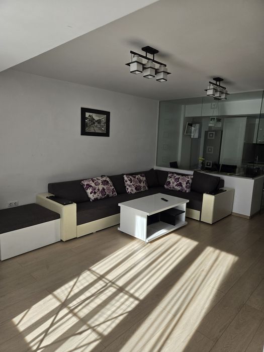 Închiriez apartament 3 camere