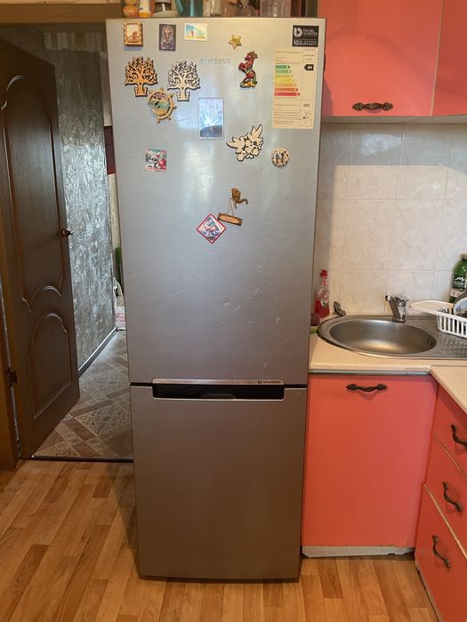 Холодильник Samsung