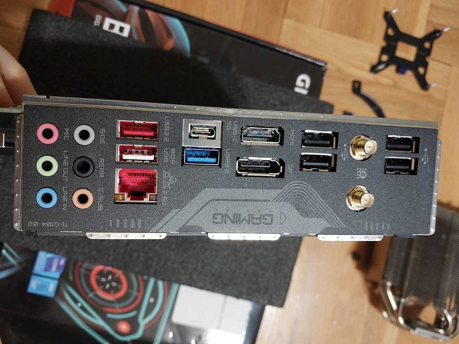 Intel Core i5 12600K + Gigabyte B760 Gaming X AX Wi-Fi DDR5