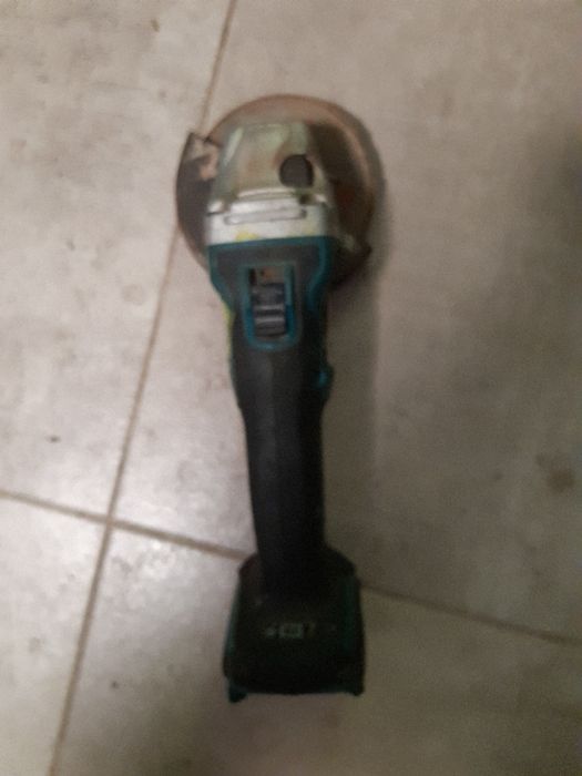 Polizor Makita Dga 504