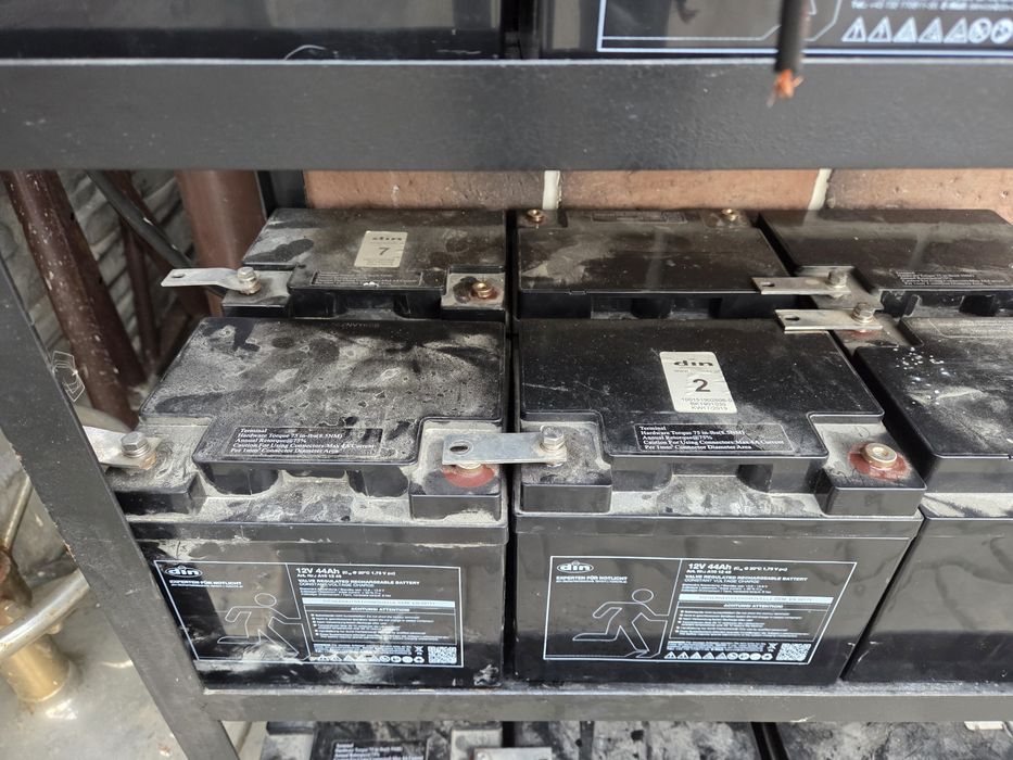 Baterii pentru stocare curent electric!