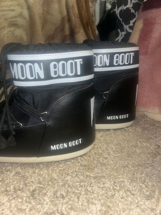 Moon boots de vanzare
