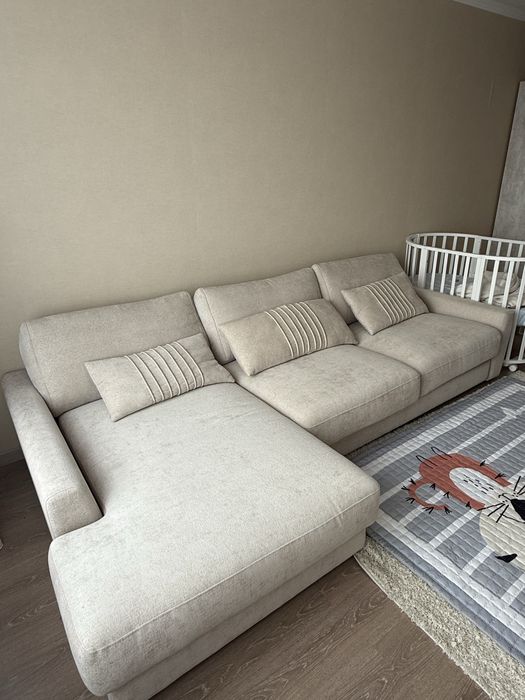 Продам диван для гостинной