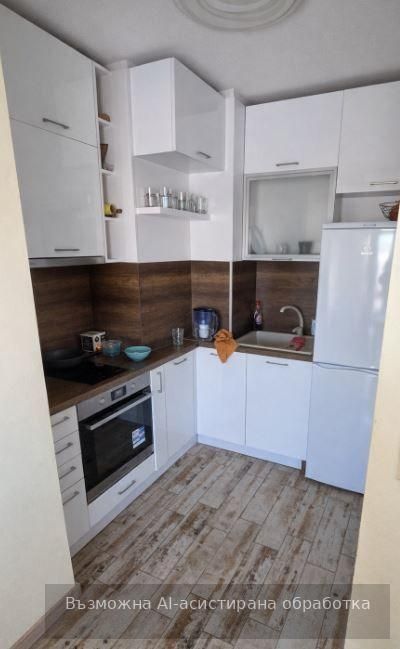 Дава се под наем Тристаен апартамент в Варна, Колхозен пазар - 110 кв.м за 648.21 € - Снимка #1