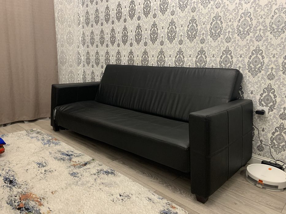 Продам кожаный диван